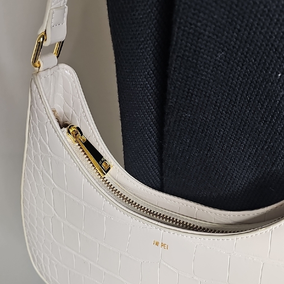 JW PEI Croc Embossed White, Gold Hardware, Ruby Shoulder Bag Purse - Picture 6 of 12